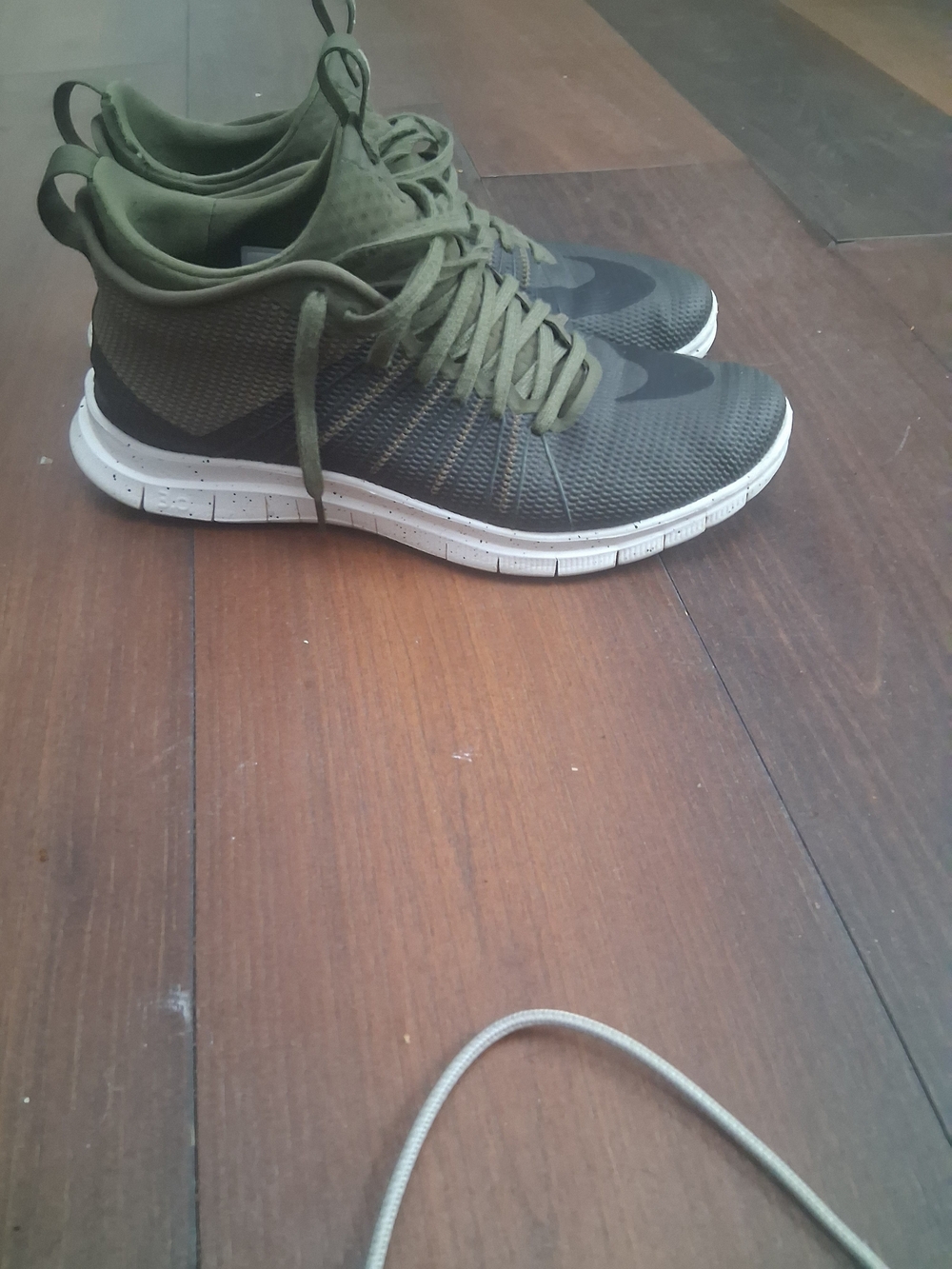 Nike Men's Olive Green and Black Lightweight Sneakers - Picture 2 of 5